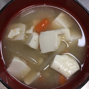 大根と豆腐で昆布だしのお味噌汁